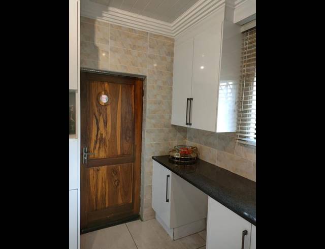 3 BEDROOM HOUSE FOR SALE IN THE ORCHARDS